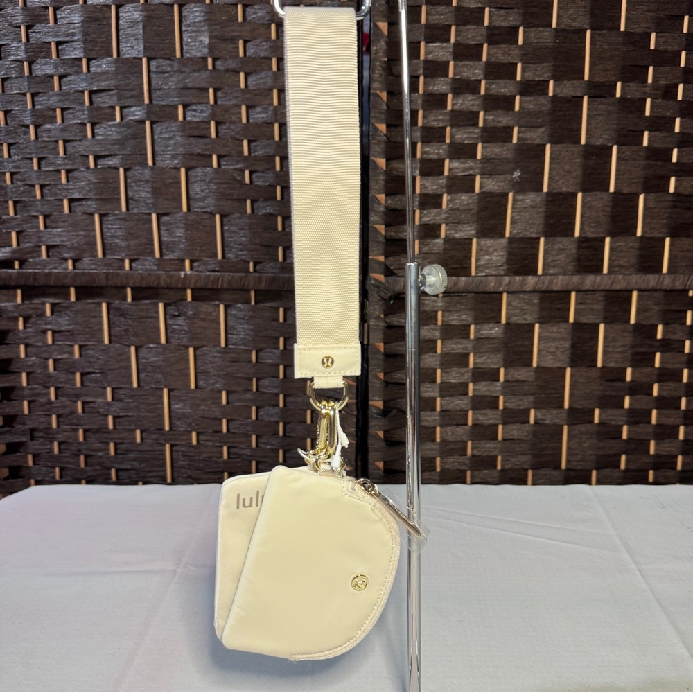 Lululemon Dual Pouch Wristlet Light Ivory/Sheer Oak L05319 - Picture 4 of 6